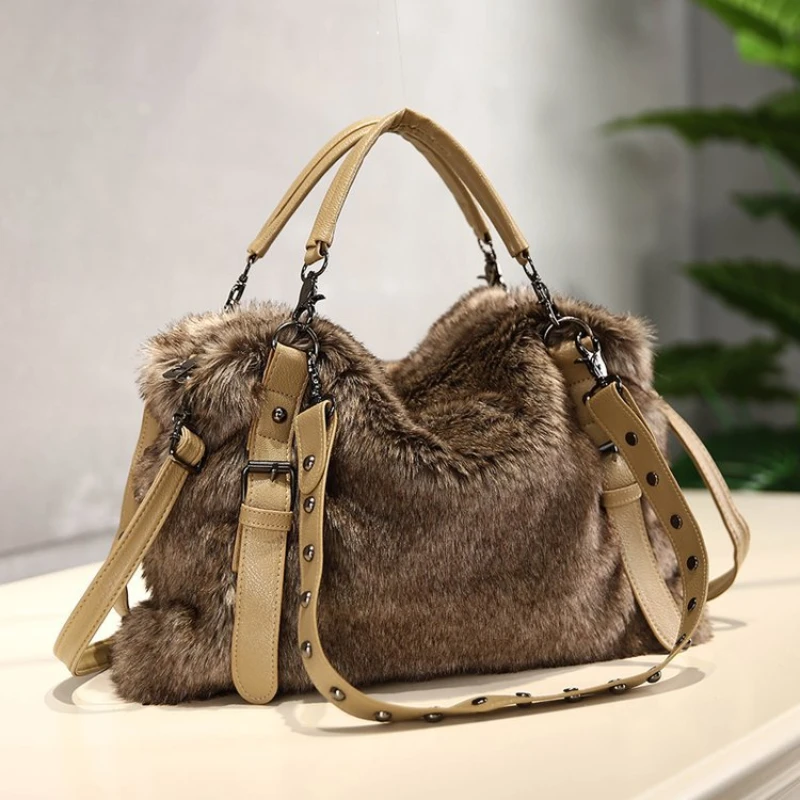 Шерстяная бархатная женская мо – обзор и цена Women Bags Guess