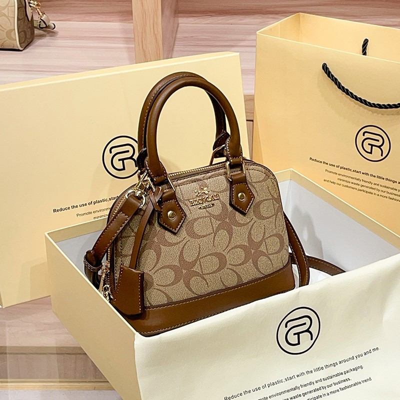 Брендовая женская сумка-ракушк – обзор и цена Women Bags Guess
